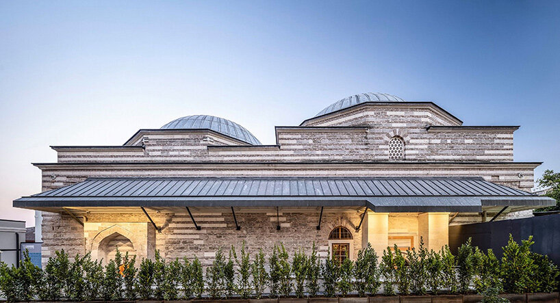 baño de azulejos estambul zeyrek