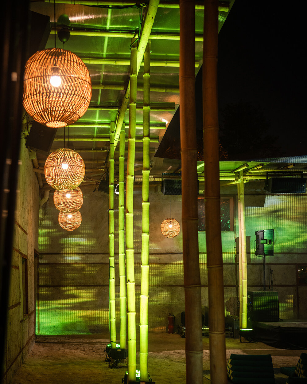 a 360° surround system borders imaginary objects' enfold pavilion in thailand