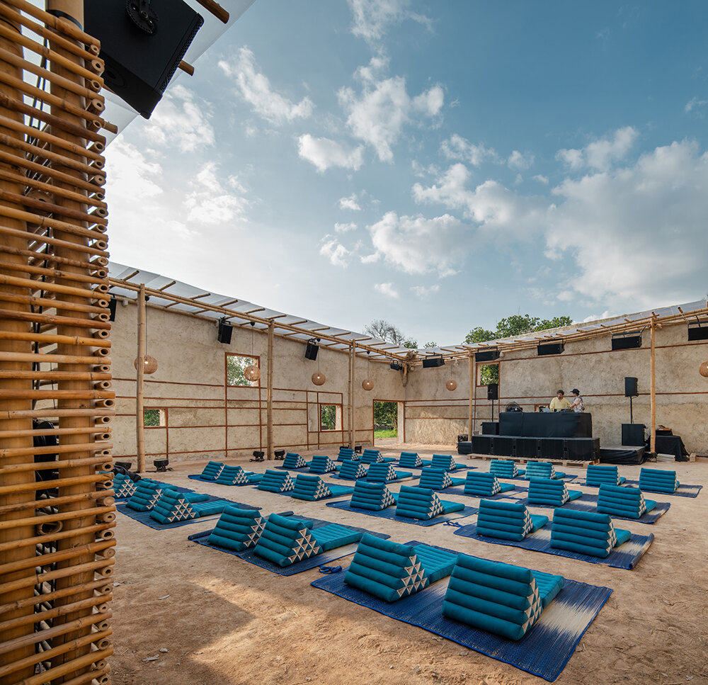 a 360° surround system borders imaginary objects' enfold pavilion in thailand