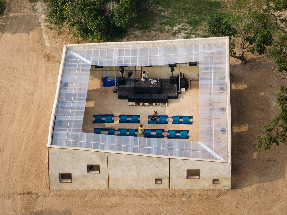 a 360° surround system borders imaginary objects' enfold pavilion in thailand