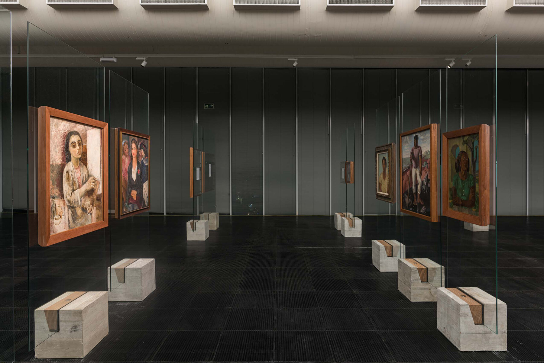 The Story Of Lina Bo Bardi’s Glass Easels On View At Venice Art Biennale