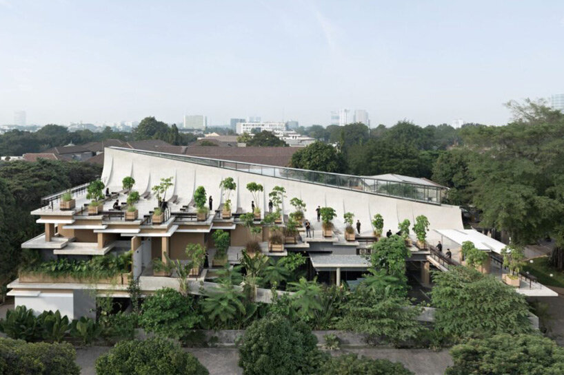 RAD+ar completes multi-leveled commercial garden in indonesia