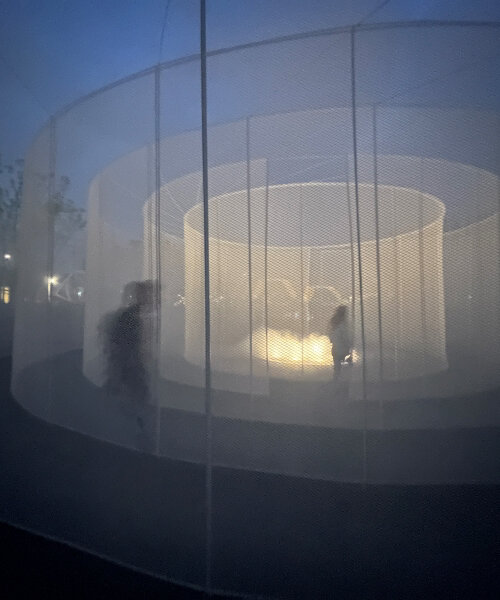 TLS' bamboo maze installation wrapped in mesh emits a luminous mist in chengdu