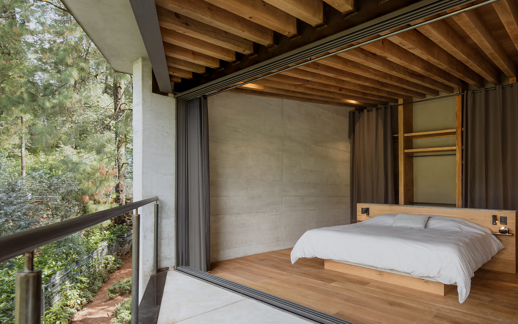 1i-arquitectura-house-tall-trees-mexico-designboom-08a