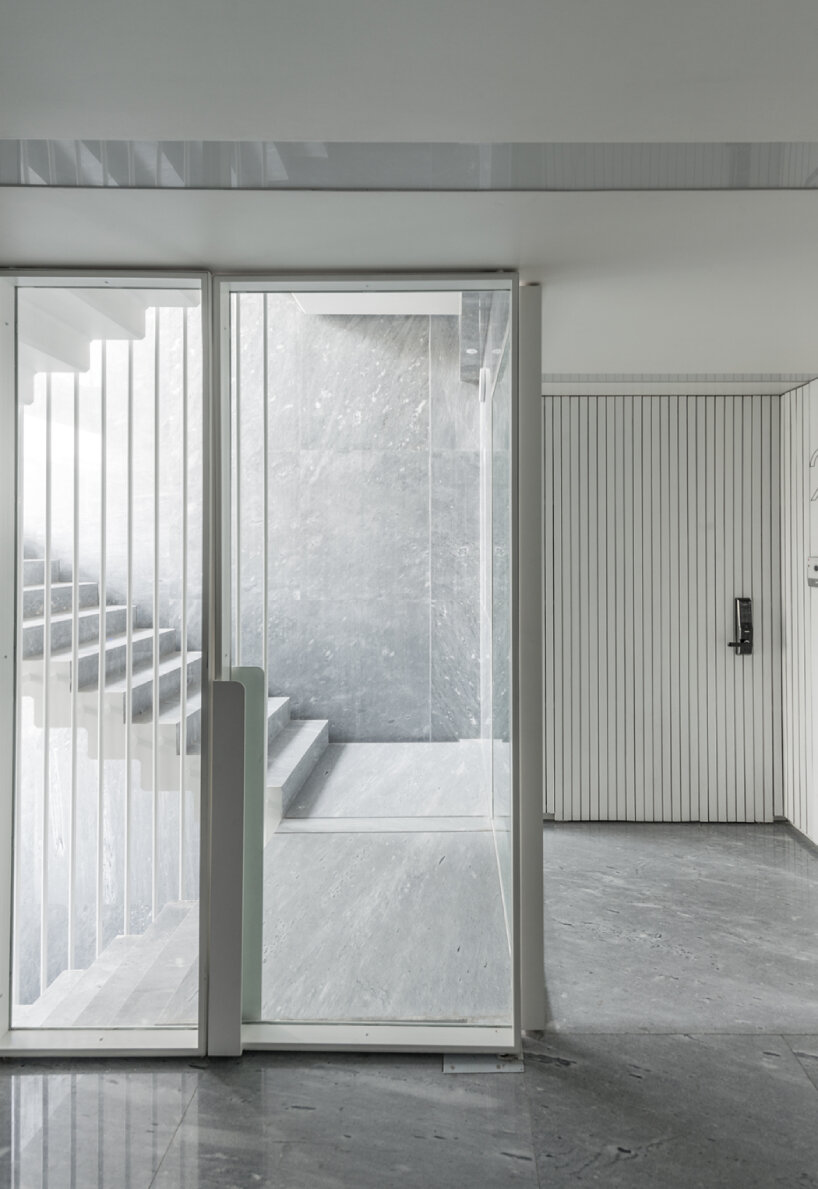 rooydaad architects wraps 5+1 residence with tapestry of greenery in tehran