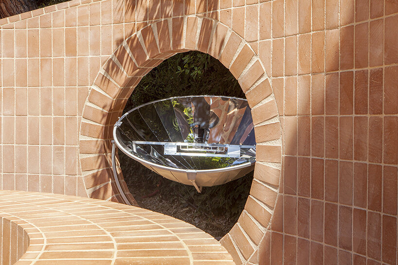 El pabellón de ladrillo orientado al sol de Guillaume Aubry persigue el movimiento del sol en Mónaco