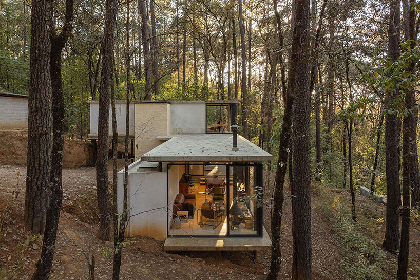 Una casa cónica de estudio atemporal