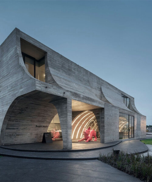 cathedral-like concrete arches punctuate TOUCH architect's french kitsch III café in thailand