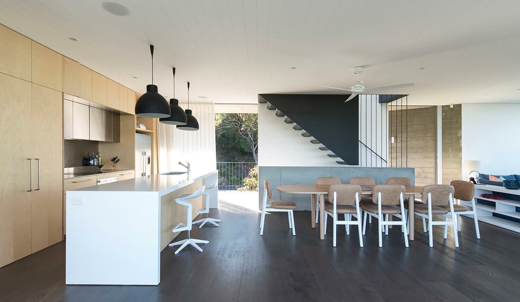 house-acute-mck-architects-australia-designboom-08a