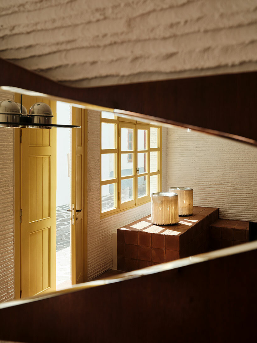 La galería Maison Bardot en la isla griega de Antiparos combina la arquitectura cicládica con el diseño medieval