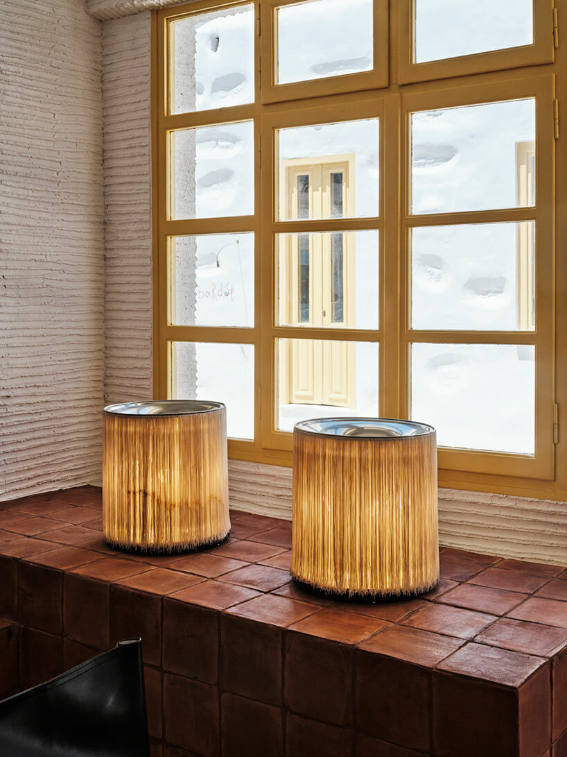 La galería Maison Bardot en la isla griega de Antiparos combina la arquitectura cicládica con el diseño medieval