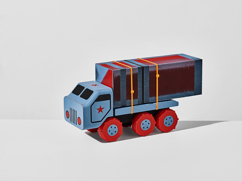 dov ganchrow turns FDM purge blocks into cargo for multicolored 3D printed trucks