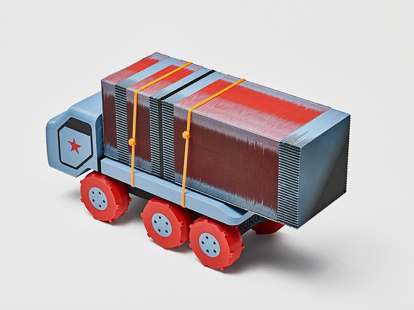 dov ganchrow turns FDM purge blocks into cargo for multicolored 3D printed trucks