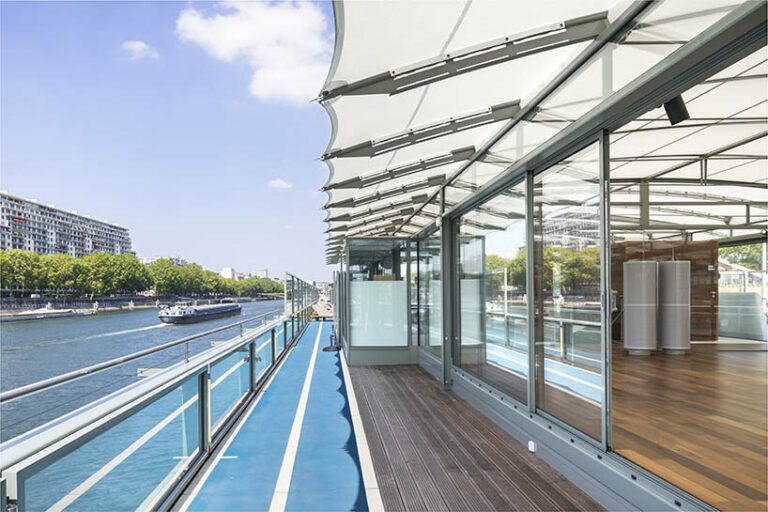 floating swimming pool 'annette K' sails the seine just in time for ...