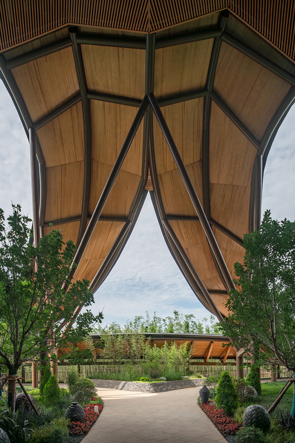 the spine resort by AIM architecture spreads like tentacles across riparian land in china