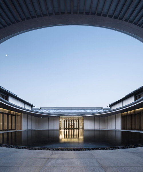 GLA design merges weihai hospital's open layered courtyards with chinese pine forest