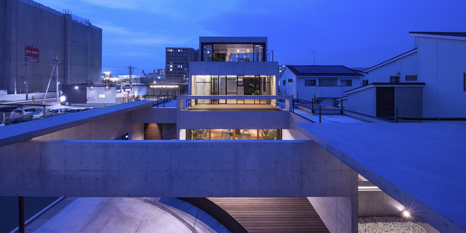 house-with-earthen-eaves-dabura-i-japan-designboom-1800-3