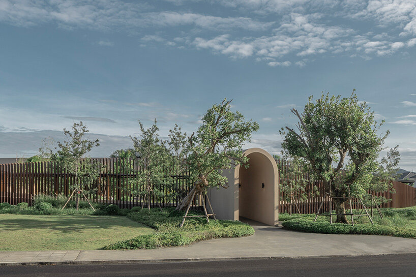 Mobius Studio Kaew Boutique