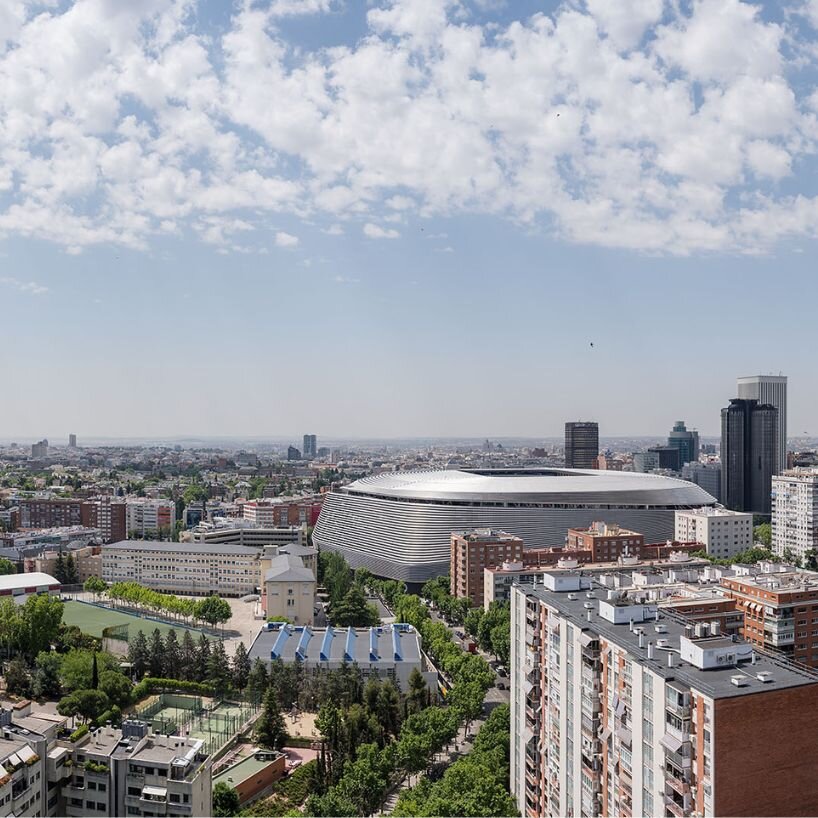 Juste avant son achèvement, le stade du Real Madrid dévoile une façade métallique rénovée