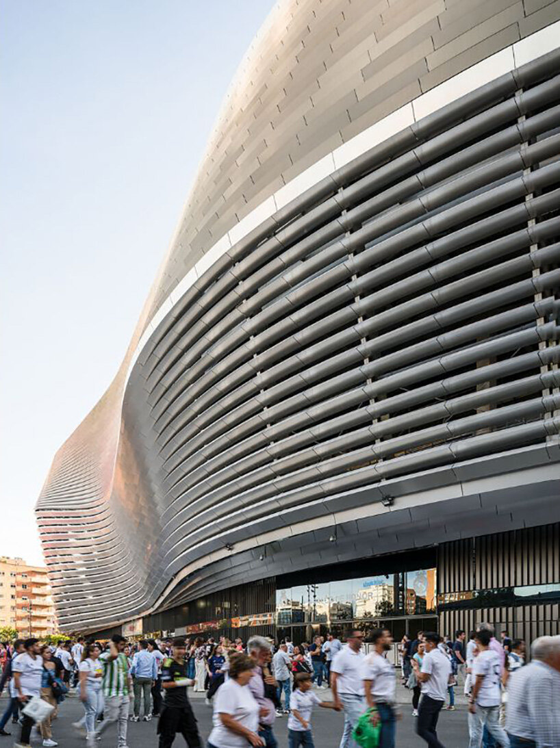 Juste avant son achèvement, le stade du Real Madrid dévoile une façade métallique rénovée