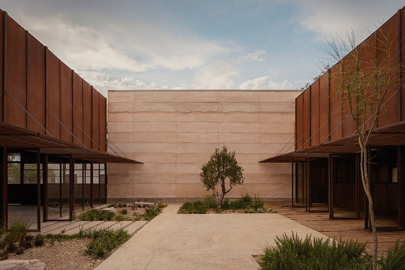 COA arquitectura's winery in mexico combines rammed earth and metal sheets