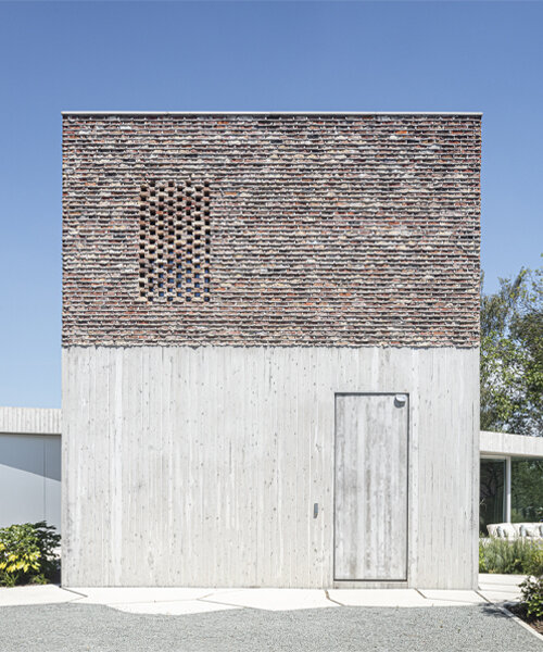 OYO architects converts and expands ruined barn into DeDe house in belgium