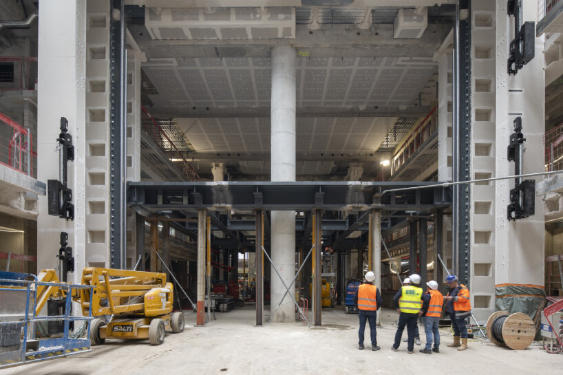 Tampilan Situs Membangun Fondation Cartier Pour L'Art Contemporain's Masa Depan, Place du Palais-Royal, Paris pada Mei 2023 | Foto © Martin Argyroglo