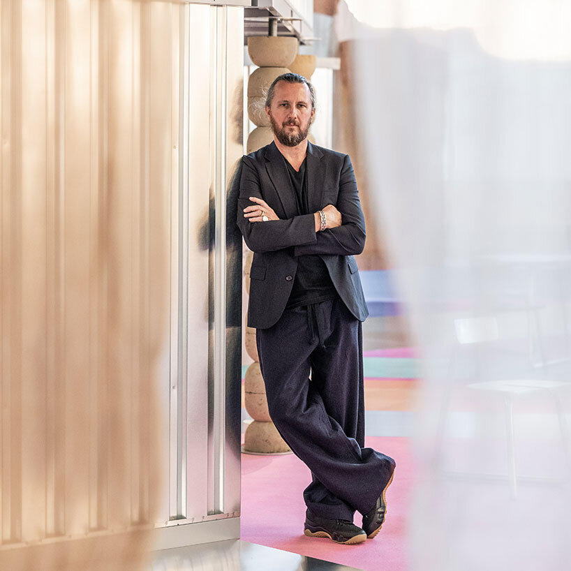 Lionel Jadot presenta su visión para la industria hotelera como Diseñador del Año 2024 de maison&objet