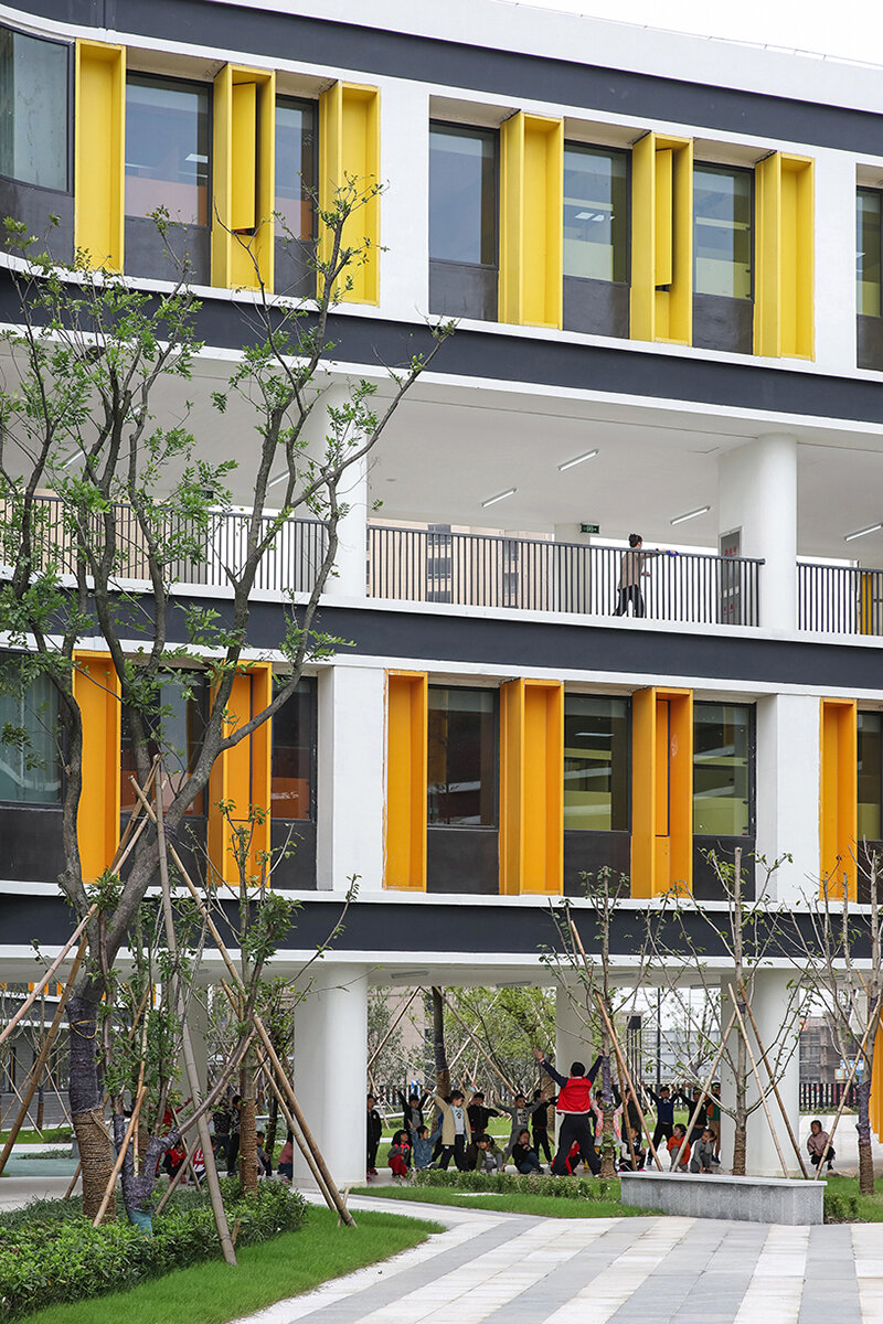 Fasad GLA Design yang terbuka dan penuh warna menghidupkan gedung-gedung sekolah di Hangzhou