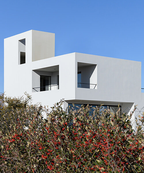 casa modular: rural argentina's minimalist house of frames by LOMA Arq+