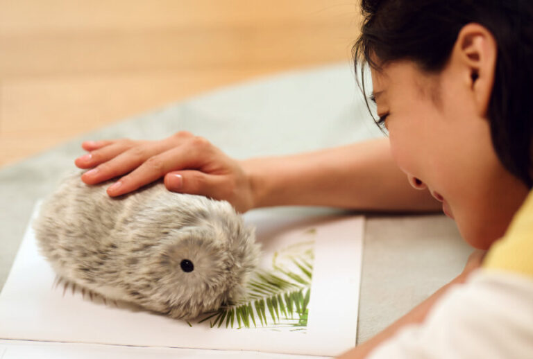 casio-moflin-AI-pet-robot-designboom-01-1-768x518