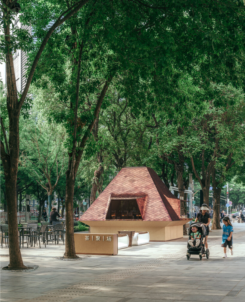 Una serie de pabellones reutilizables de Kooo Architects difunde la cultura del té en el centro de Beijing