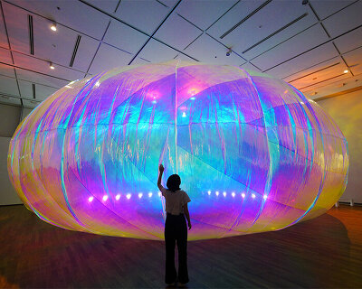 akihito okunaka's balloon-like sculpture conjures synesthesia at tokyo exhibition