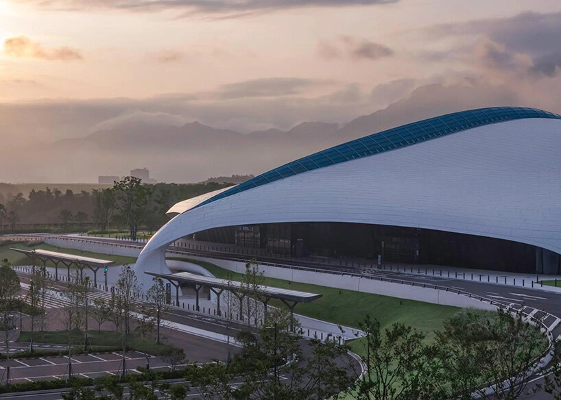 MAD's lishui airport in china officially opens beneath bird-like white roof