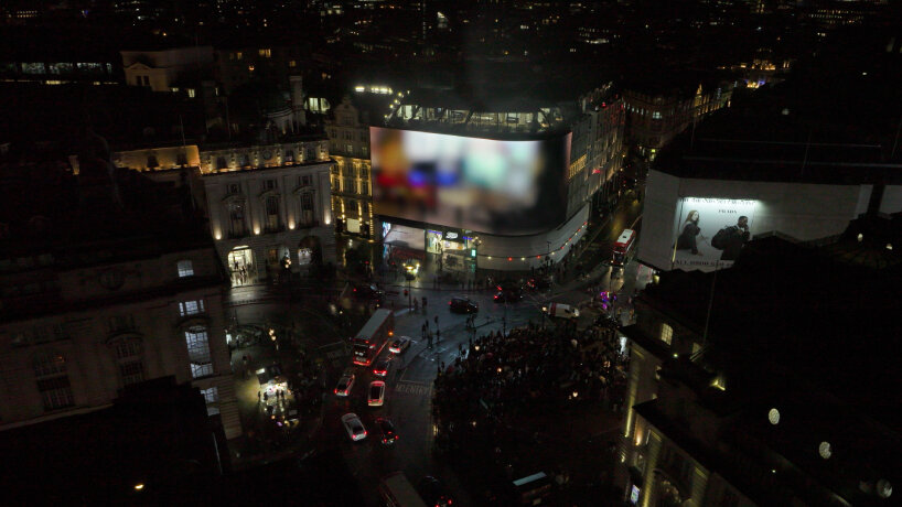 Lifeworld d'Olafur Eliasson sur Piccadilly Lights à Londres