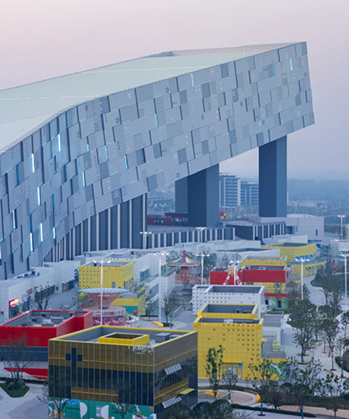 pixelated facade wraps CLOU architects' terraced wuhan ski complex