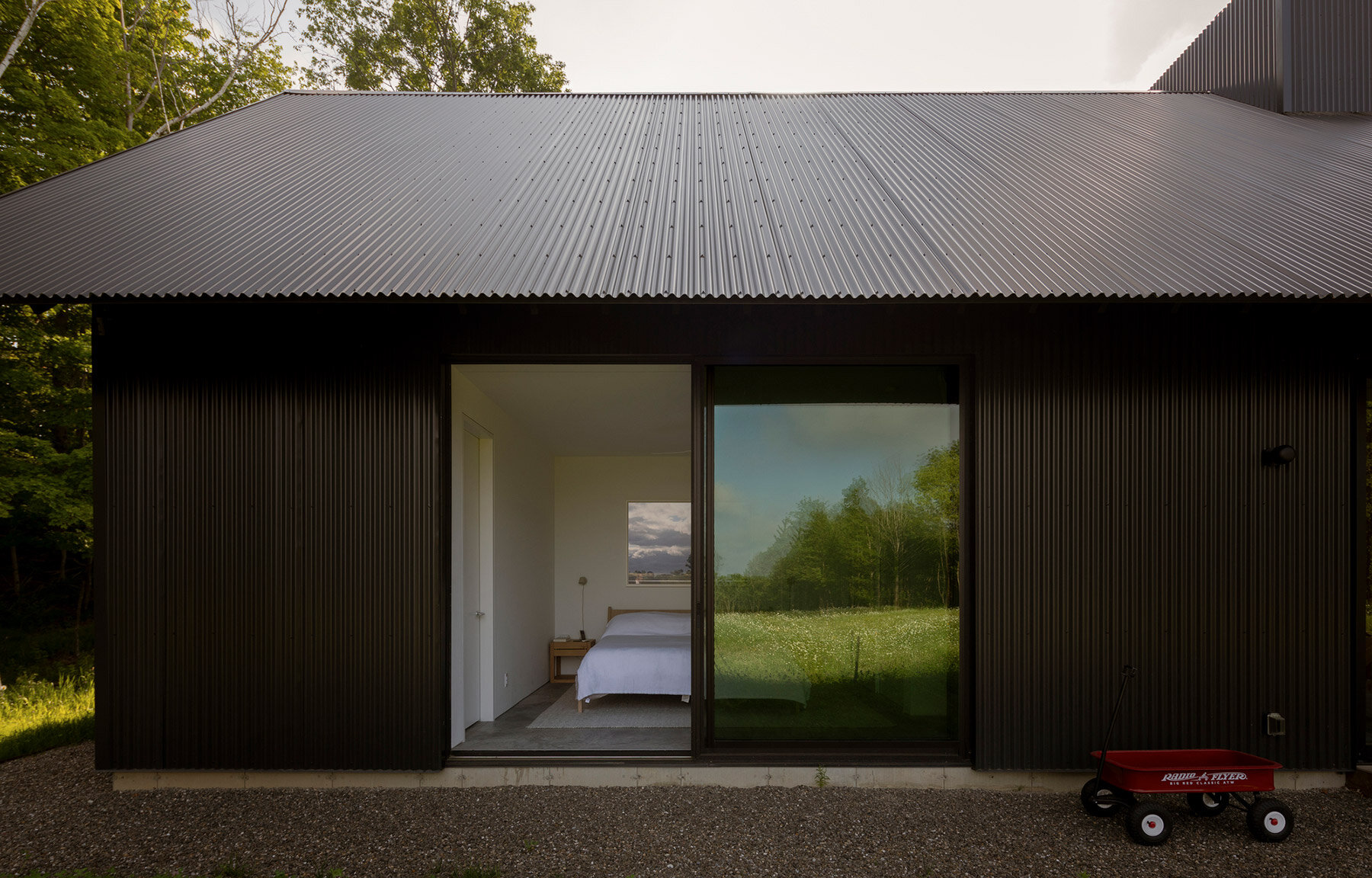 group-projects-house-meadow-catskills-new-york-designboom-06a
