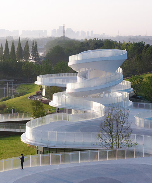 MUDA-architects mimics lujiatan wetland park's meandering rivers with new project