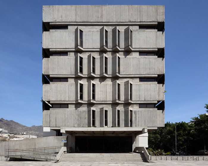 roberto conte captures concrete texture of brutalist house of architects in tenerife