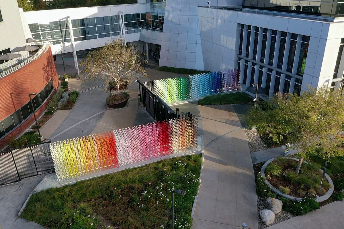 emmanuelle moureaux wraps google HQ with interlocking rings of 100 colors in california 