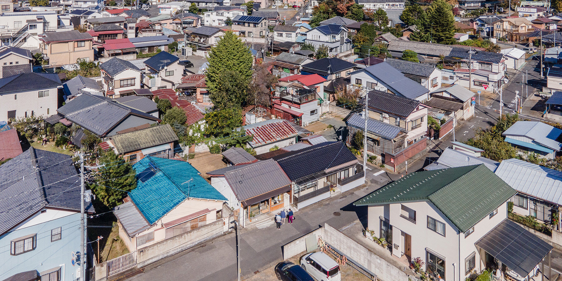 greengrocer-store-kiryu-sakugetsu-negishi-kenchiku-studio-designboom-1800-3