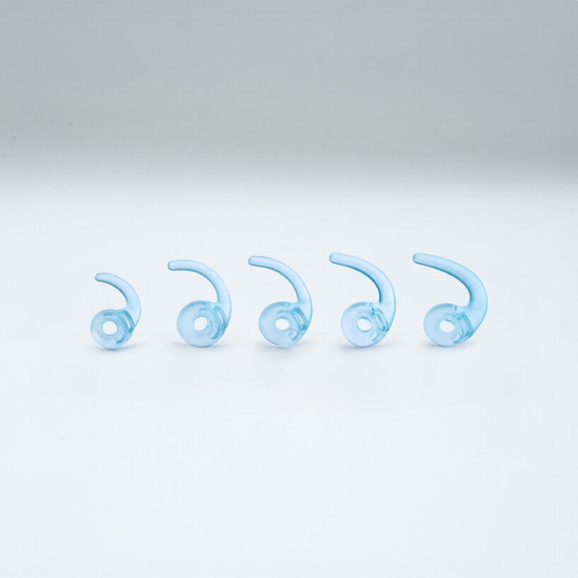 the startup lab is set to produce five different sizes of the 'hook' so the device fits any ears