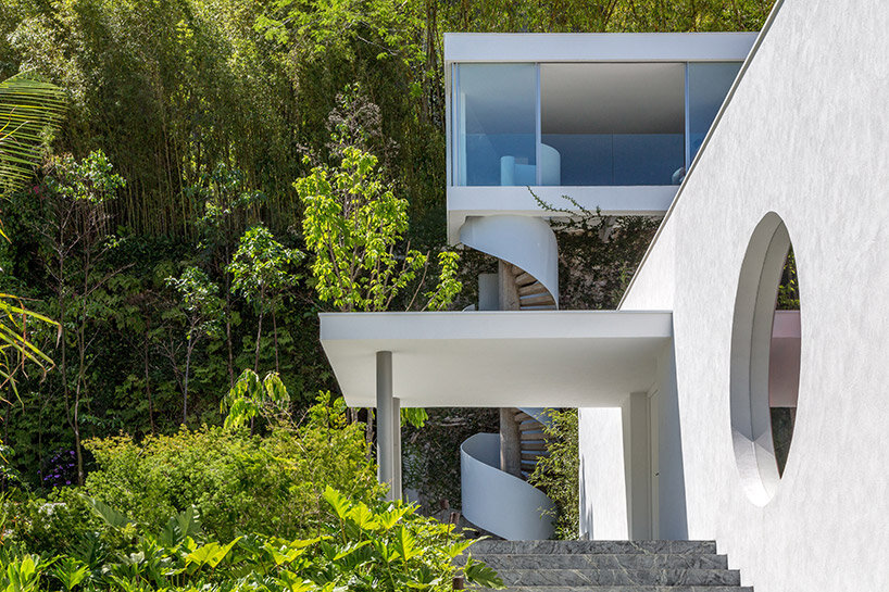 Siqueira+Azul Expands Oscar Niemeyer Home with New Leisure Annex in Brazil