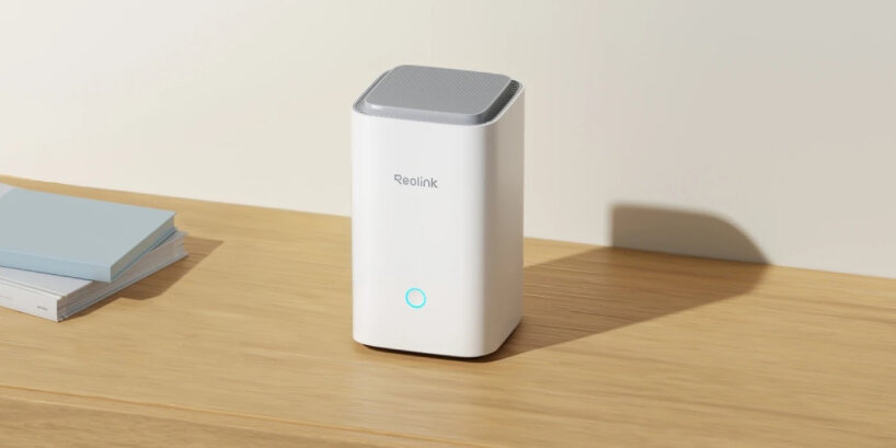 the Reolink Home Hub Wireless Security Center can support up to tw 512GB MicroSD cards | image courtesy of Reolink