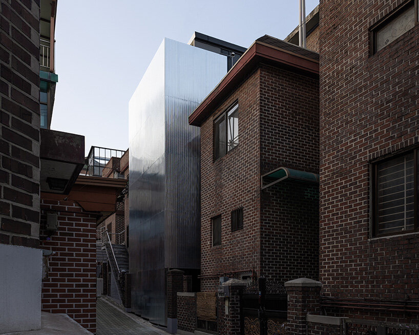 atelier ITCH dots brick seoul street with shimmering bomun house