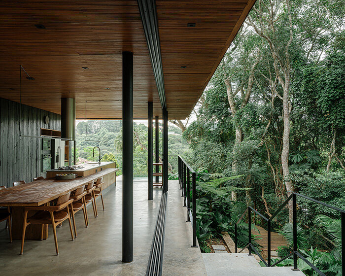 cornetta arquitetura completes casa guapuruvus as a sustainable summer retreat in brazil