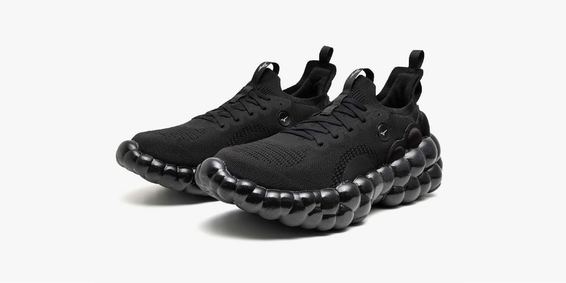 mizuno-myaku-myaku-bubbly-enerzy-sneakers-expo-osaka-2025-designboom-ban
