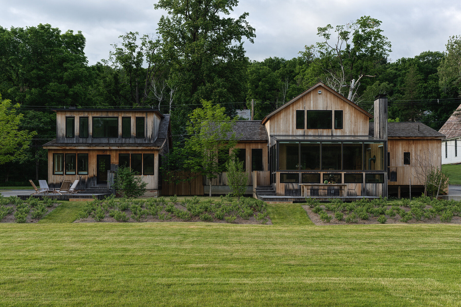 tourists-houses-massachusetts-ben-svenson-hank-scollard-julie-pearson-designboom-019a
