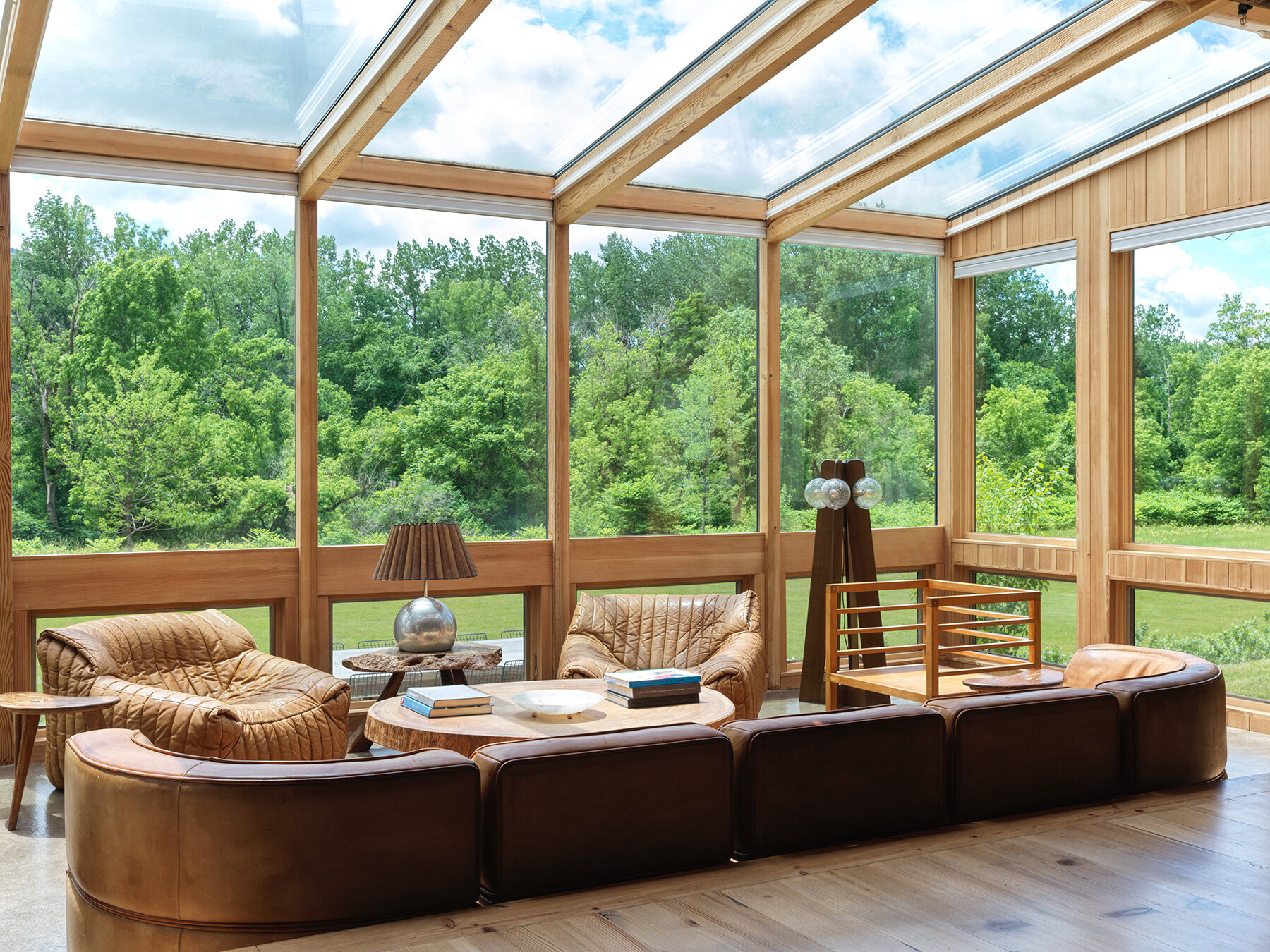 tourists-houses-massachusetts-ben-svenson-hank-scollard-julie-pearson-designboom-06a