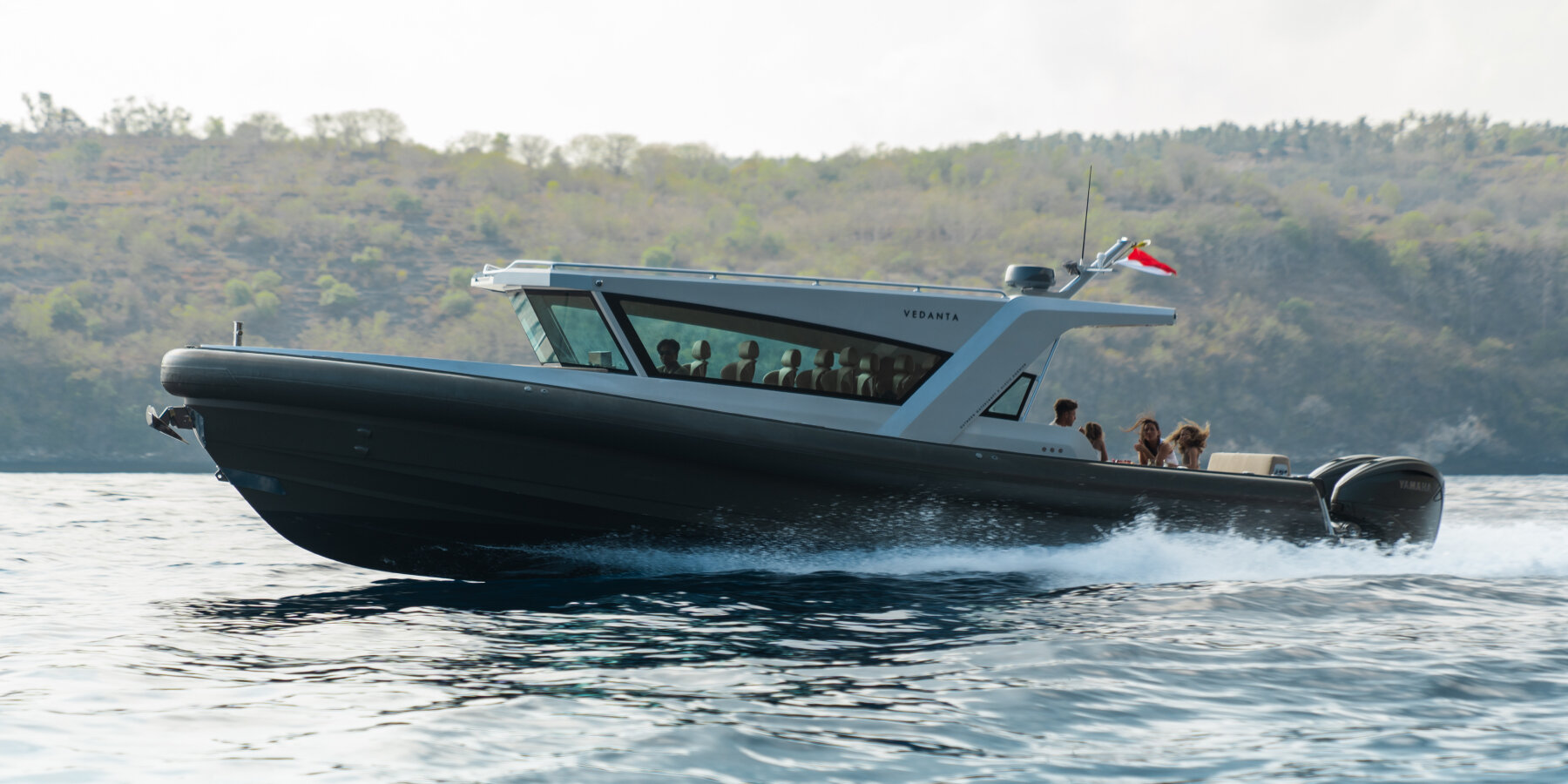 vedanta-speedboat-alexis-dornier-naval-design-1960s-american-muscle-cars-designboom-ban